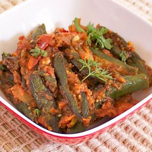 pyazi-bhindi