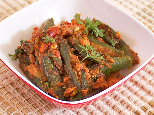 pyazi-bhindi